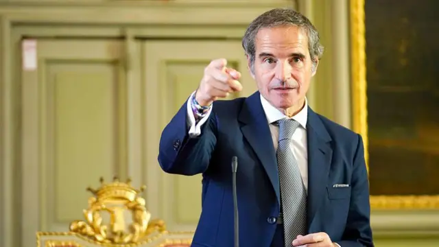 آکویل دفازیو، رئیس و مشاور آژانس تبلیغاتی رسانههای اجتماعی، میگوید: "مردم خسته شدهاند. آنها بیشتر در خانه هستند و دیگر به محل کار خود نمیروند.