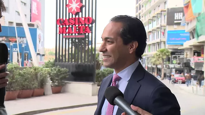 ادامه‌ی داستان را از زبان خود آقای صدر بشنوید: