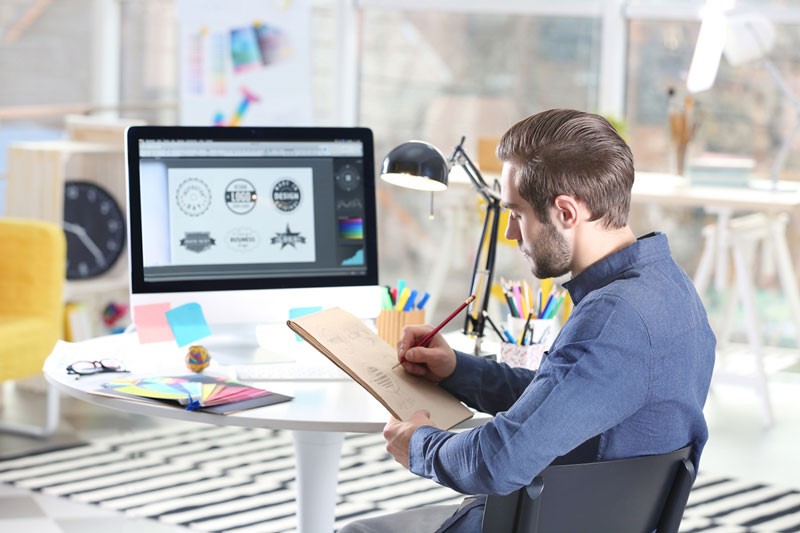 چگونه یک فریلنسر میتواند به موفقیت برسد؟