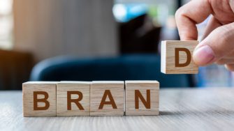 زمان مناسب برای انتخاب نام برند چه وقتی است؟